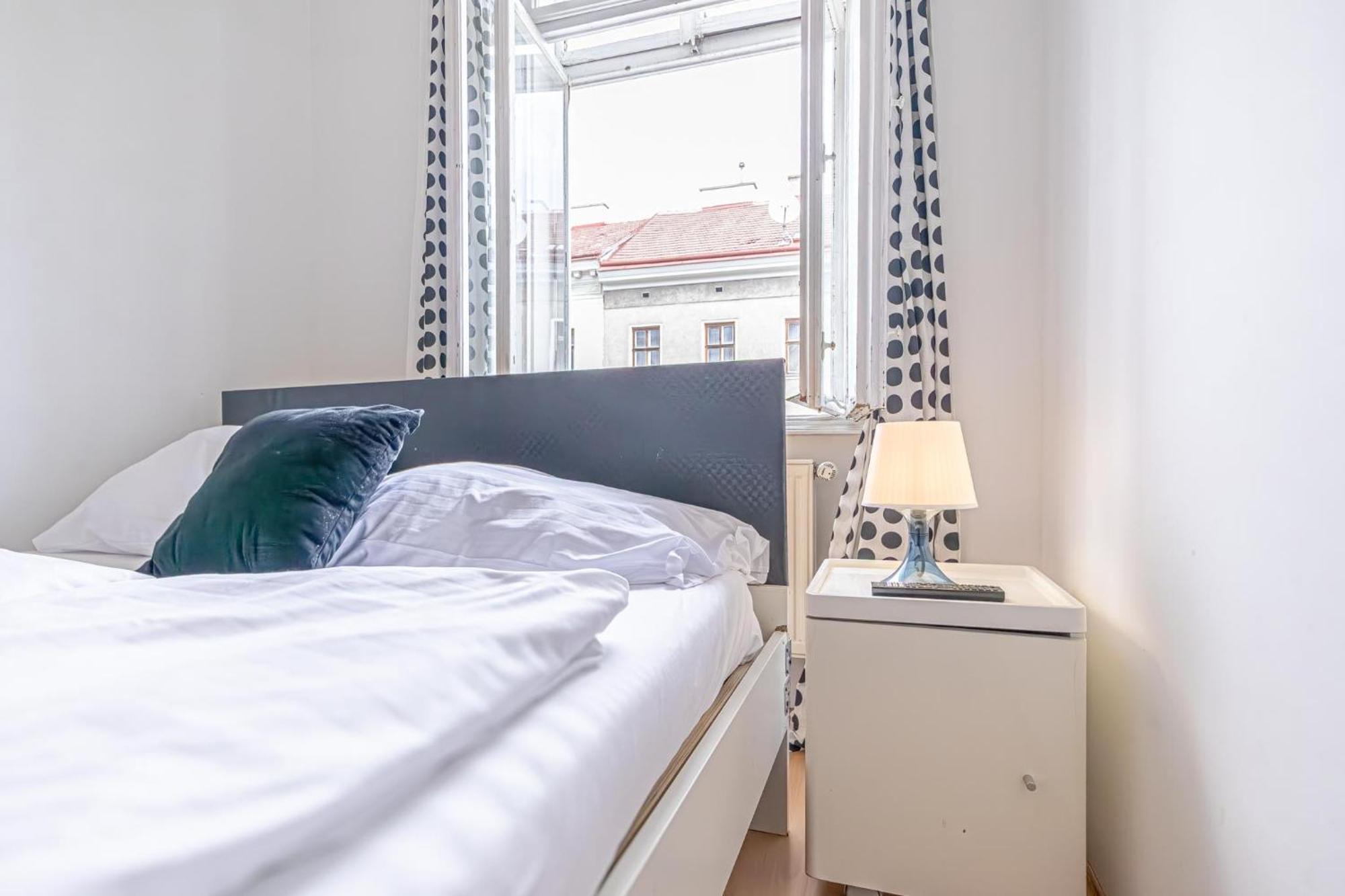Sweet 3br Shared Near Wiener Stadthalle & * Wien