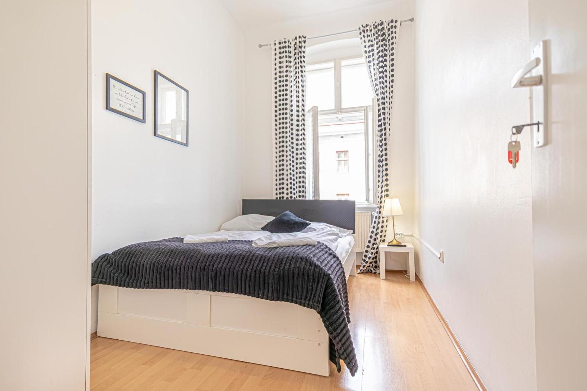 Sweet 3br Shared Near Wiener Stadthalle & *
